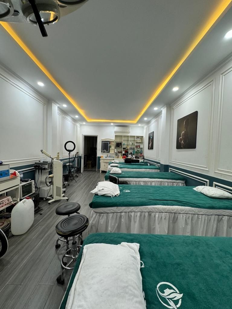 BÁN NHÀ 5 TẦNG HIỆN ĐẠI - FULL NỘI THẤT ĐANG KINH DOANH SPA