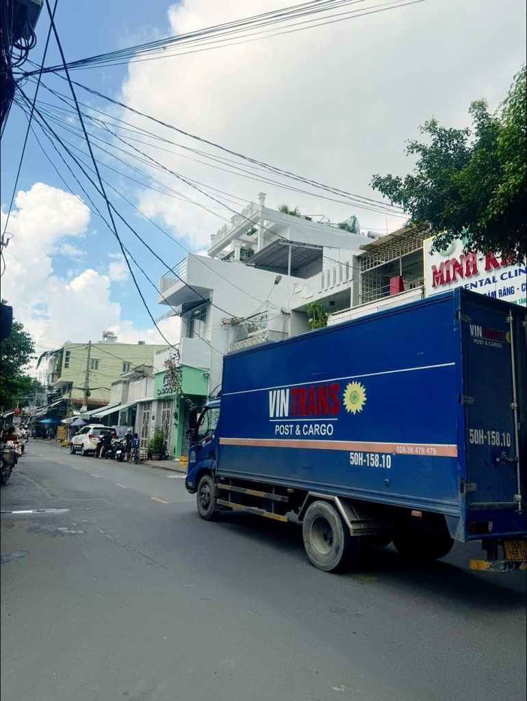 HẺM XE TẢI THÔNG - SÁT CHỢ BÌNH LONG - GIÁP TÂN PHÚ - NHÀ 4 TẦNG MỚI ĐẸP