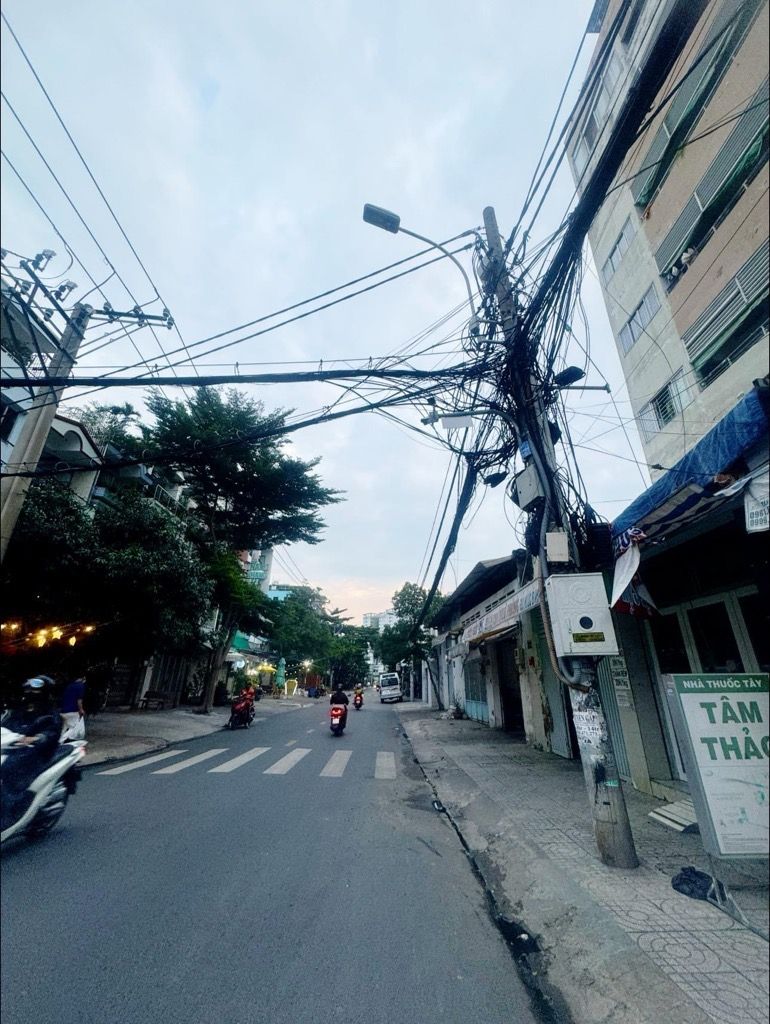 NHÀ MẶT TIỀN KINH DOANH 4 TẦNG - KHUÔNG VIỆT - LÊ NGÃ - NGAY GÓC NGÃ TƯ SẦM UẤT