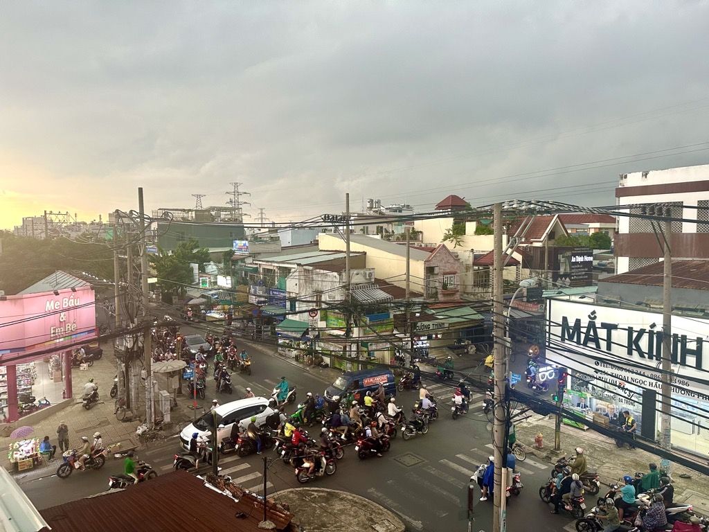 MẶT TIỀN KINH DOANH - NGUYỄN LÝ - THOẠI NGỌC HẦU - NGAY NGÃ TƯ TIỆN MUA BÁN